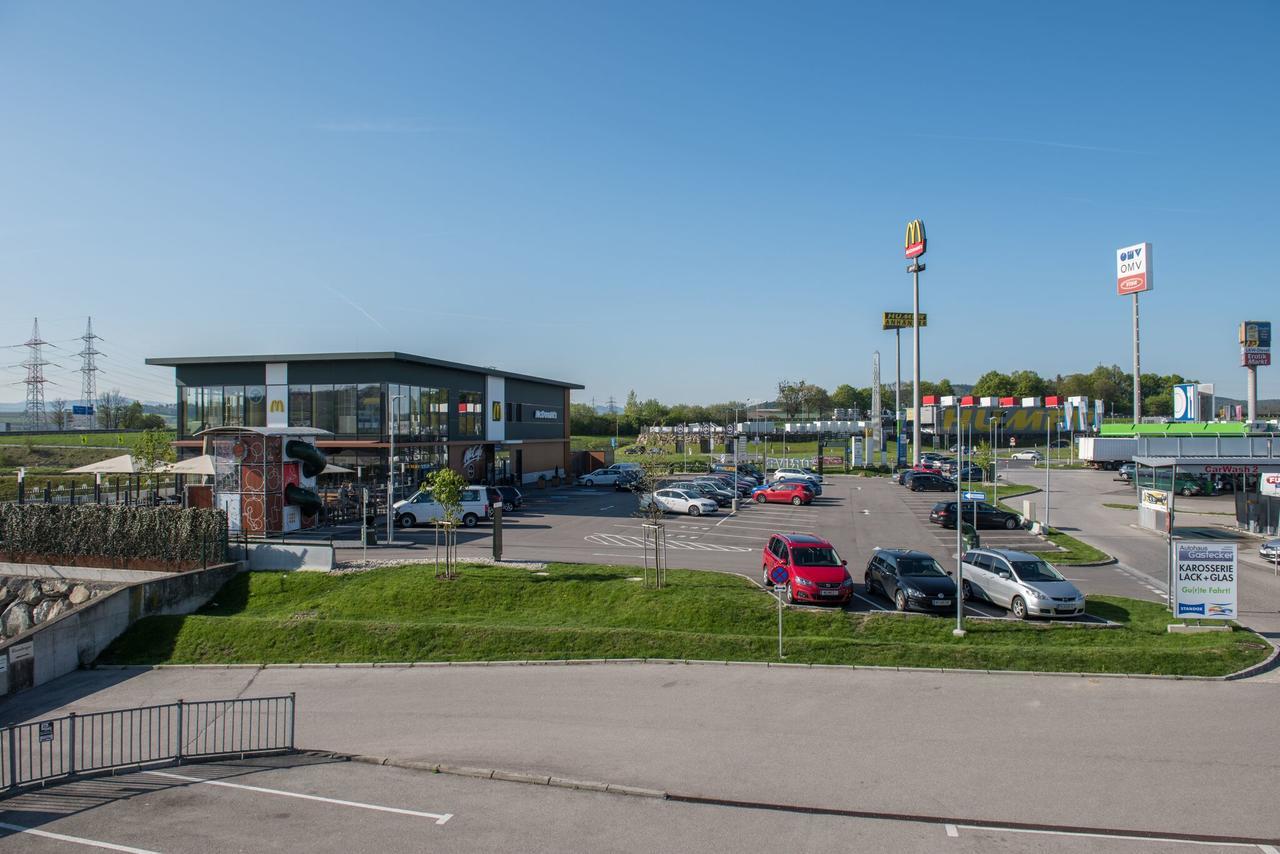 Sleepin Premium Motel Loosdorf Экстерьер фото